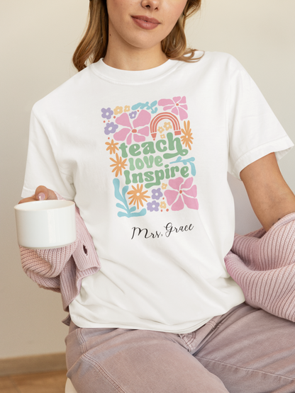 Groovy Teacher Shirt, Custom Name T-Shirt, Retro Floral Teacher T-Shirts, In My Teaching Era, Comfort Colors Back to School, Kindergarten T Shirt