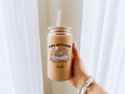 Retirement Sipper Glass, Teacher Grandma Boss Coworker Dad Mom Grandpa Friend Floral Coffee Cup Gift, Floral and Book Desing Iced Coffee